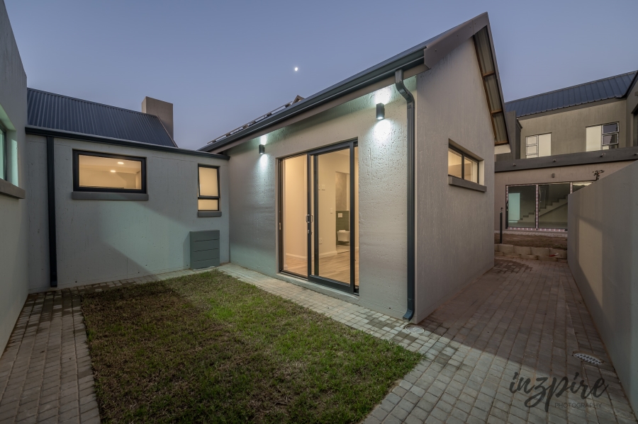 4 Bedroom Property for Sale in Outeniquasbosch Western Cape